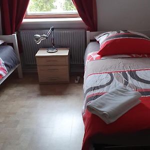 Zimmer mit zwei Einzelbetten